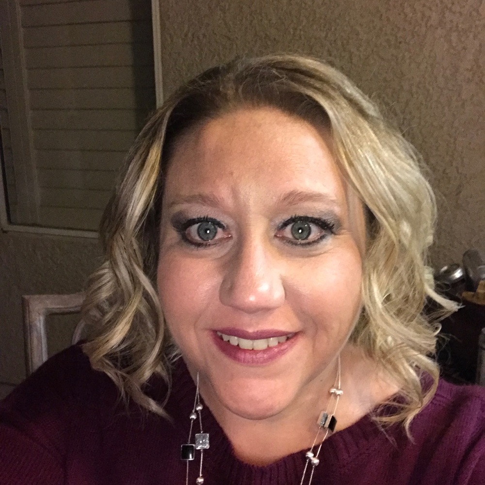 Meet your Posher, Carissa